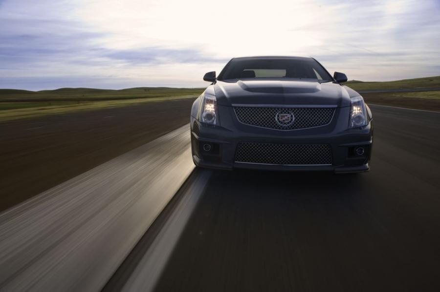  Cadillac CTS-V Coupe 2010 года  (фото 30 из 315)